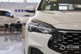 长安福特-福克斯-三厢 EcoBoost 180 自动锋潮型