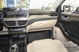 长安福特-福克斯-三厢 EcoBoost 180 自动锋潮型