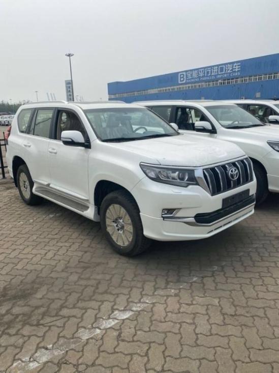 为响应三胎政策，五菱造全新9座车，网友：它果然是最懂国人的