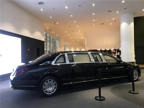 奔驰迈巴赫S680加长6.5米普尔曼实车   