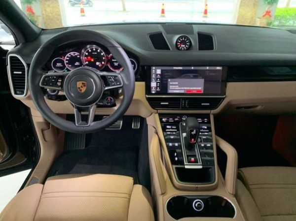21款保时捷卡宴现车到港国六80万提车  