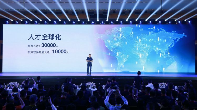 目标年销400万辆，长城汽车“绿智潮玩”2025战略正式发布