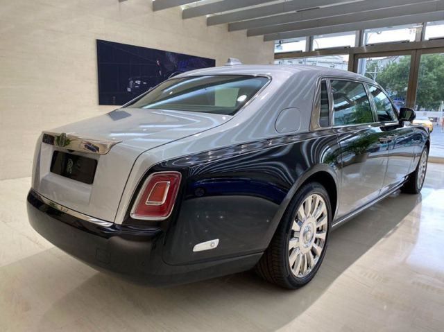 劳斯莱斯幻影当代豪华汽车的永恒诠释  