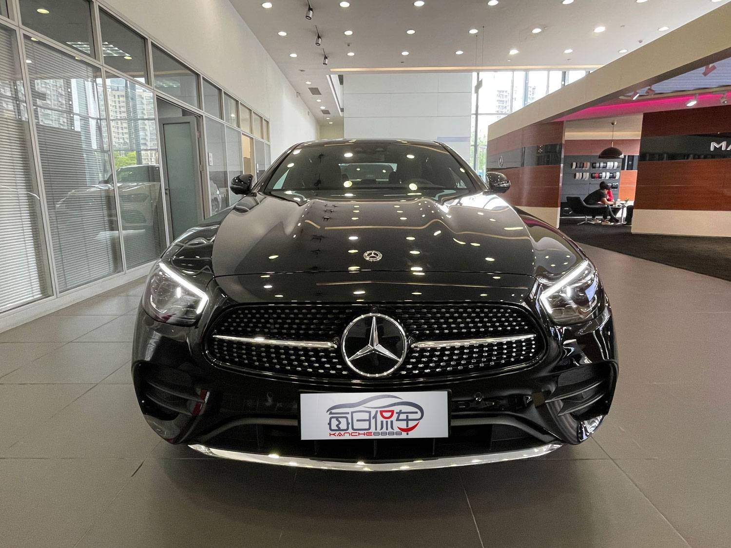 告别排量争议 配置微增 奔驰2021款改款E300L实拍简评