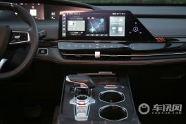 长安汽车-长安UNI-K-2.0T 全轮驱动尊贵型