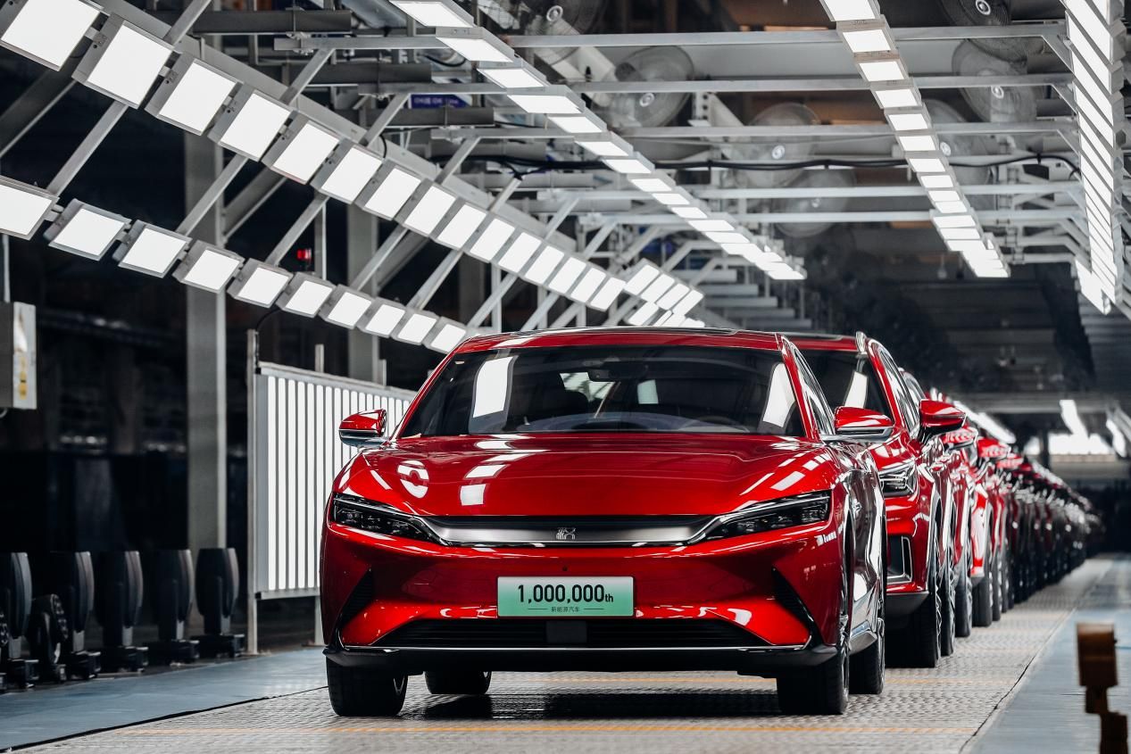 面对售价五连降的特斯拉Model 3，为什么只有比亚迪汉EV敢硬刚？