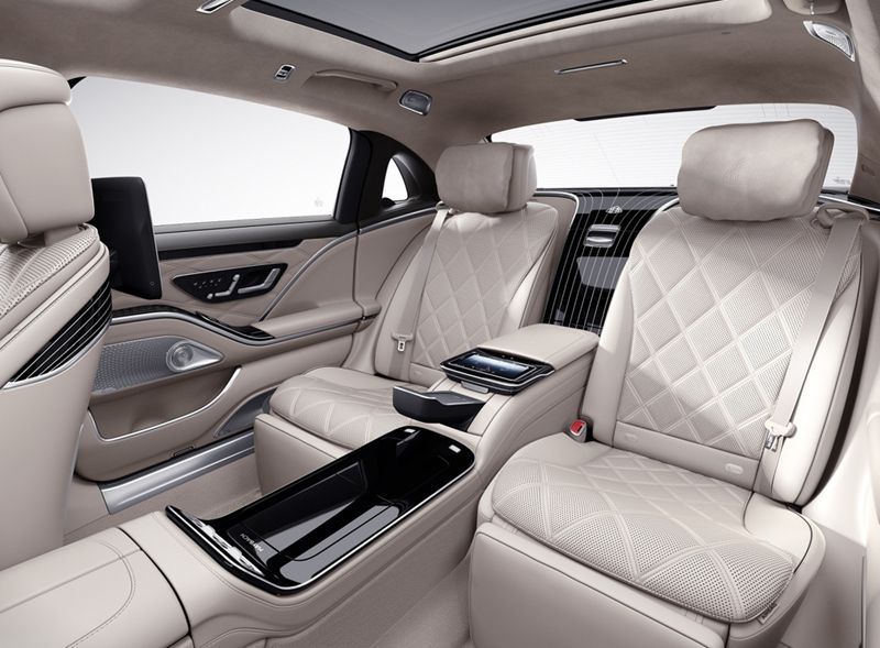 奔驰成都车展阵容：C级/S级上市，V级首秀