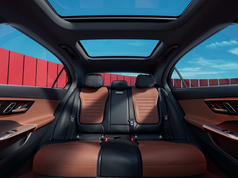 奔驰成都车展阵容：C级/S级上市，V级首秀