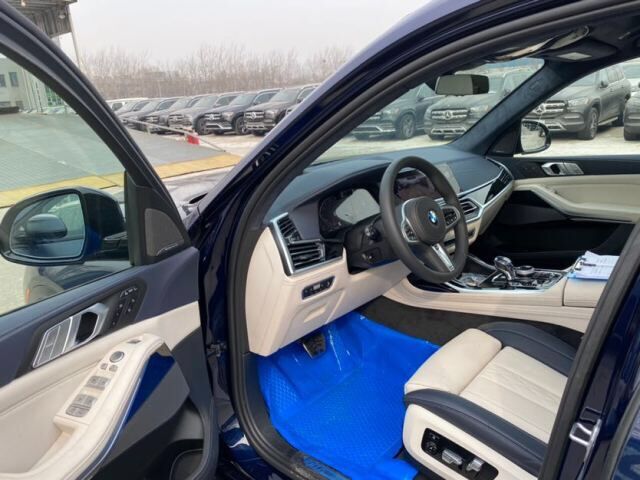 21款宝马X7平行进口国六带流星顶价格  