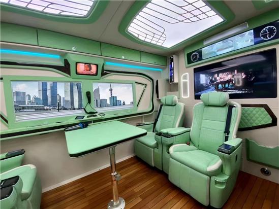 中国重汽杉德卡豪沃打造重型越野房车，伴您驰骋大好山河