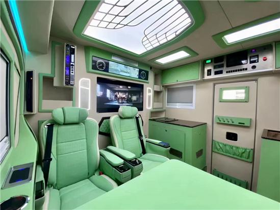 中国重汽杉德卡豪沃打造重型越野房车，伴您驰骋大好山河