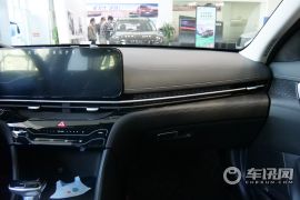 北京现代-名图-1.8L CVT LUX尊贵版