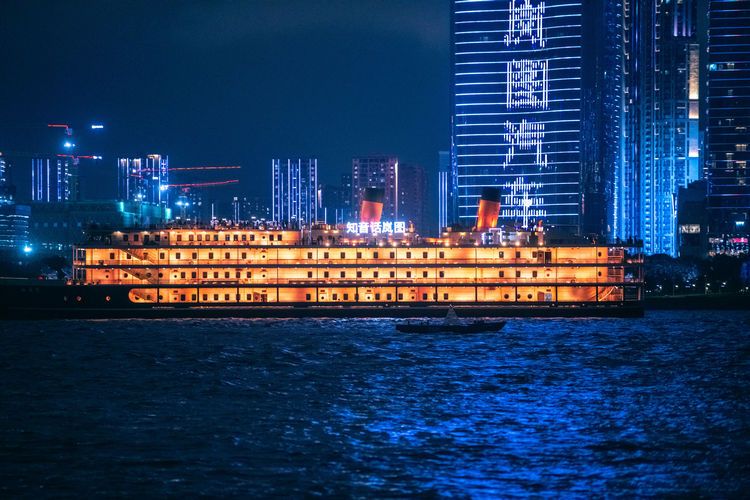 发布全场景充电矩阵和首次OTA计划，岚图用户之夜成功举办