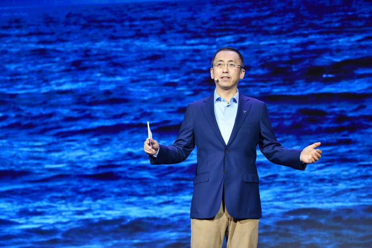 发布全场景充电矩阵和首次OTA计划，岚图用户之夜成功举办