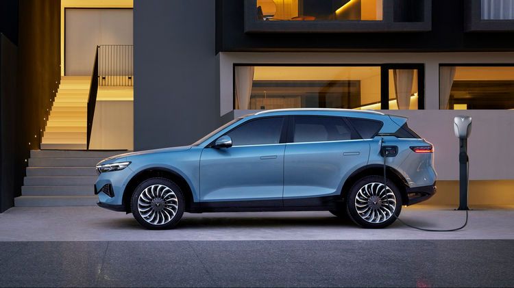 发布全场景充电矩阵和首次OTA计划，岚图用户之夜成功举办