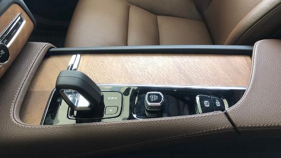 沃尔沃XC90：二胎，安全，豪华品牌？想要便宜就直说