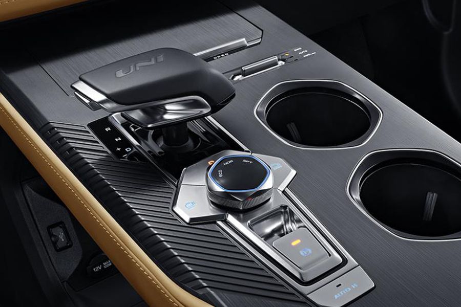 低配入门不到15万，UNI-K新车型上市，性价比更高