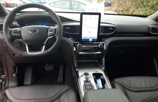 新知达人, 福特探险者实拍 前脸粗犷 V6发动机+电动机 三排7座布局