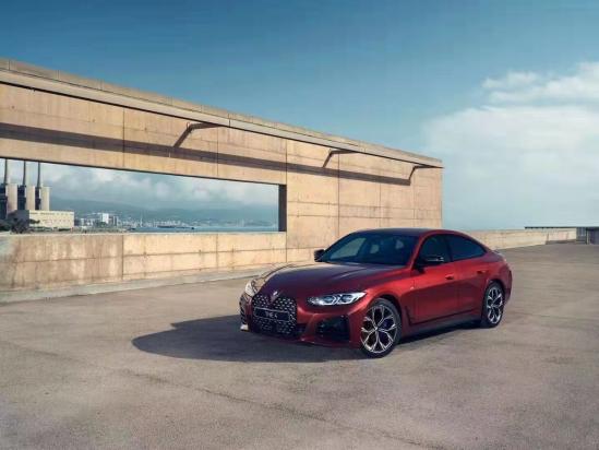 来！给你两个不买双门的理由 宝马4系四门轿跑车37.38万元起