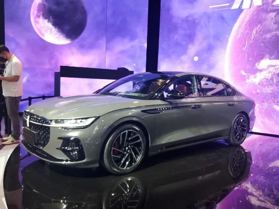 E级的身材、C级的价格，还配2.0T+8AT，林肯全新轿车能火吗？