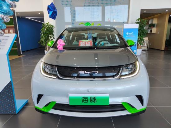 比RAV4、CR-V轴距还长的小型车 比亚迪海豚实拍