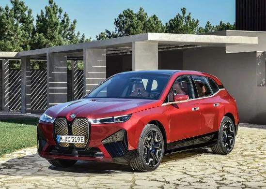 宝马iX、凯迪拉克lyriq旗舰级SUV对比，iX何德何能贵一倍