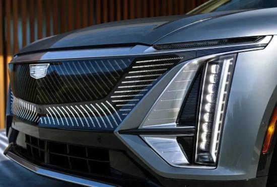 宝马iX、凯迪拉克lyriq旗舰级SUV对比，iX何德何能贵一倍