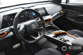 长安汽车-长安UNI-T-2.0T 运动版 领航型