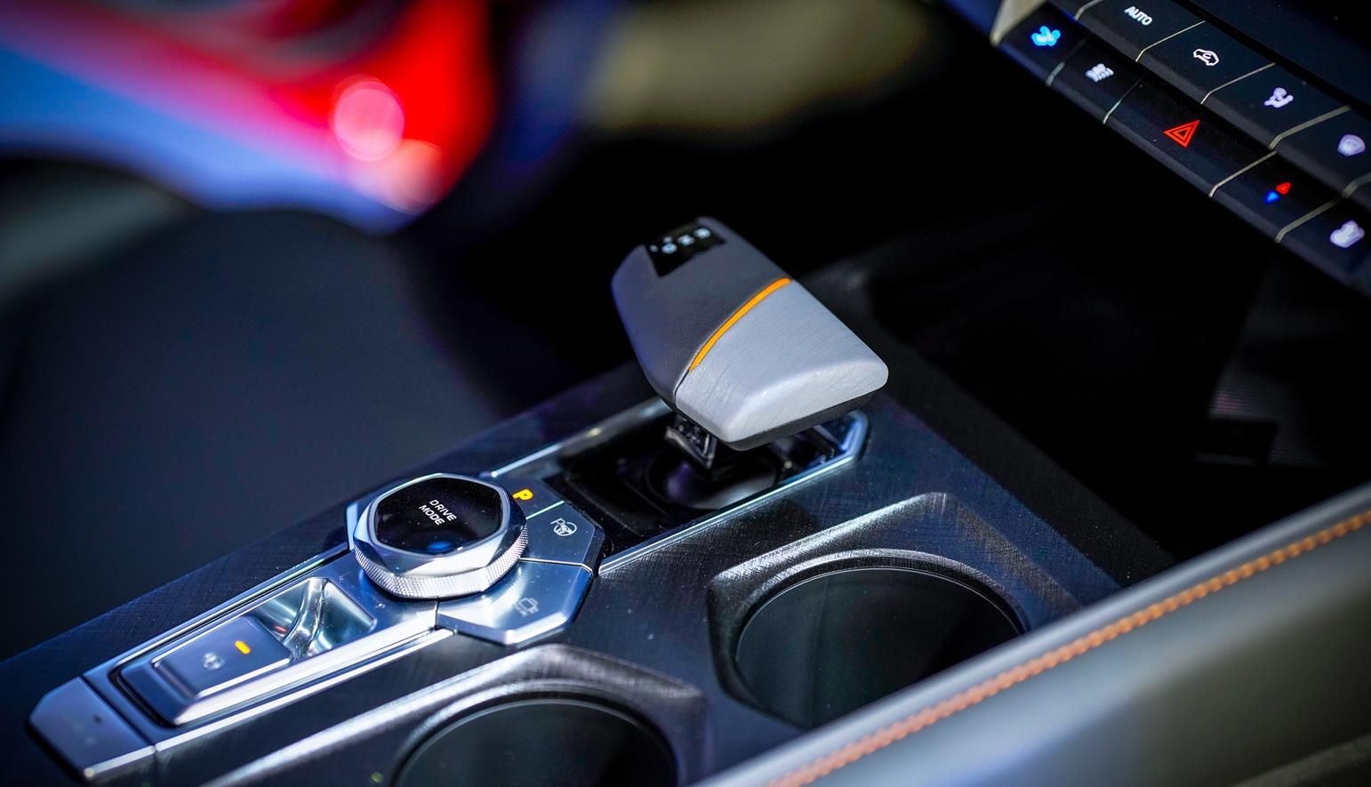 1.5T顶配预售13.49万元，长安UNI-V开启预售盲订