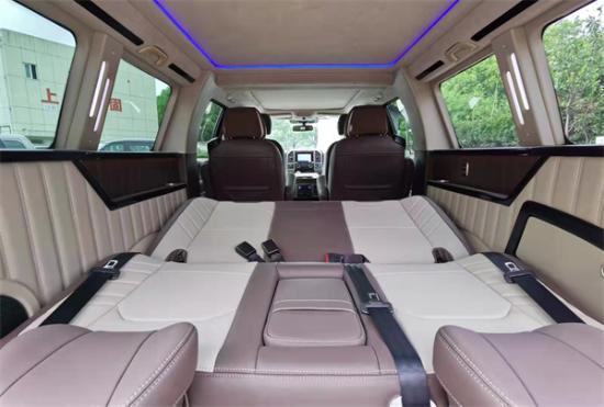 勇猛者平顶熊猫版七座SUV、同级别最强越野行宫绝不为过
