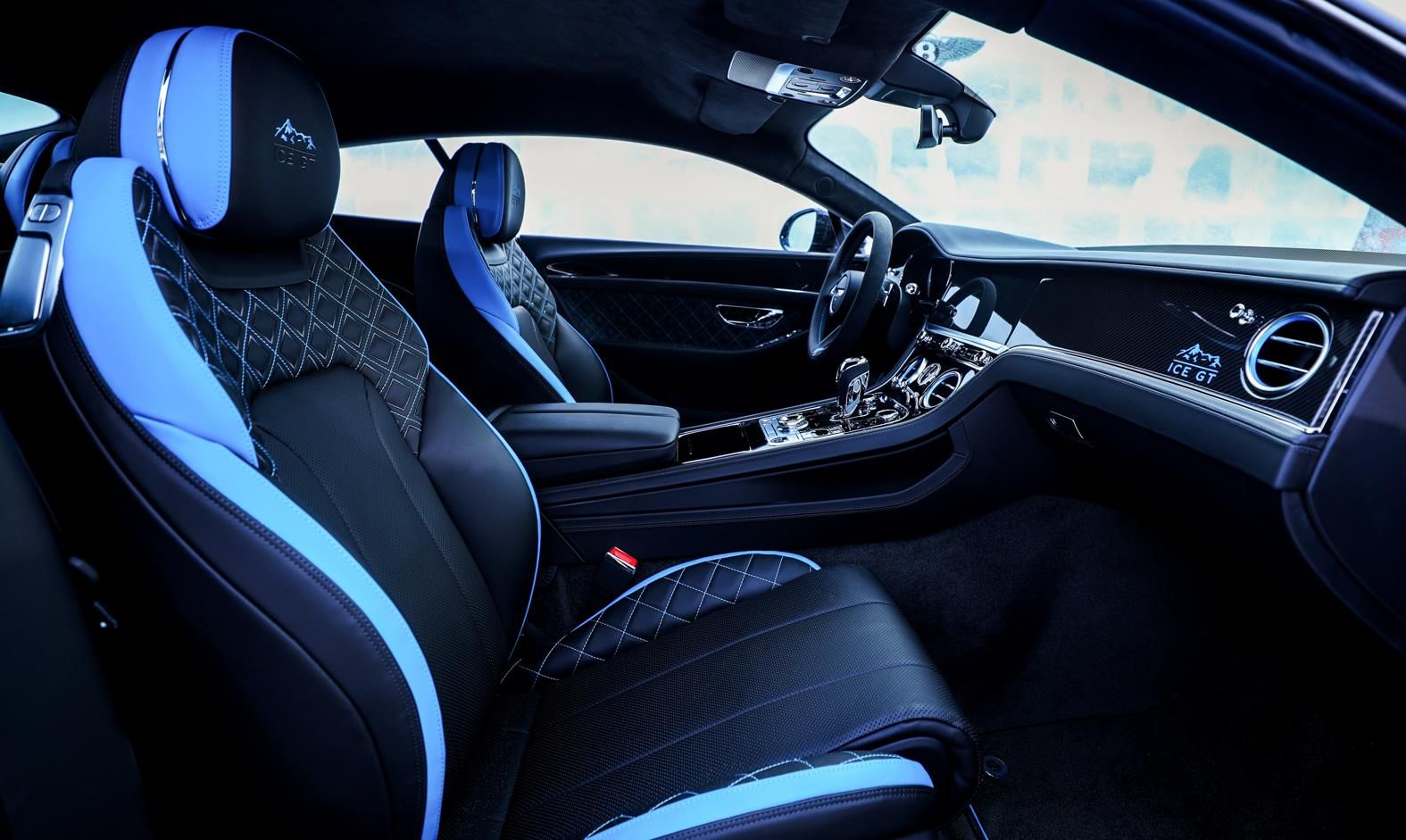 宾利品牌在华首次开启冰雪体验，Ice GT车型上演首秀