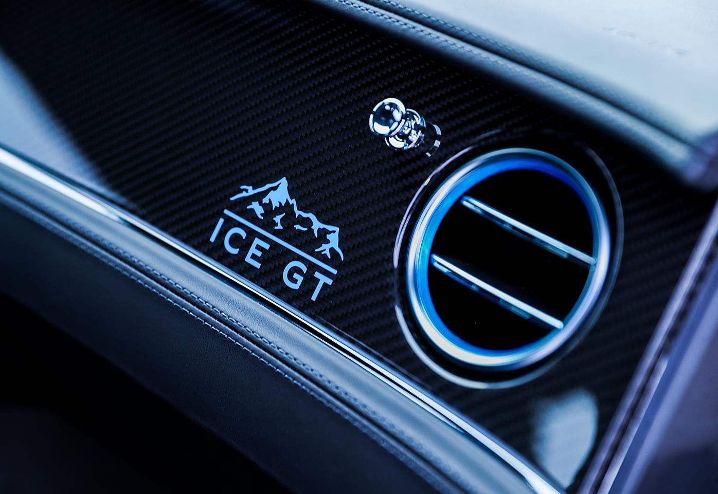 宾利品牌在华首次开启冰雪体验，Ice GT车型上演首秀