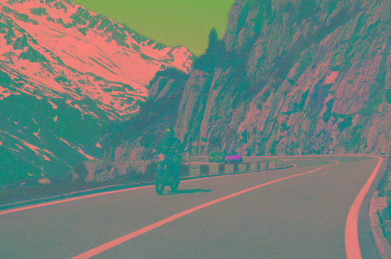 研究发现：为什么汽车驾驶者总是忽视道路上的摩托车？