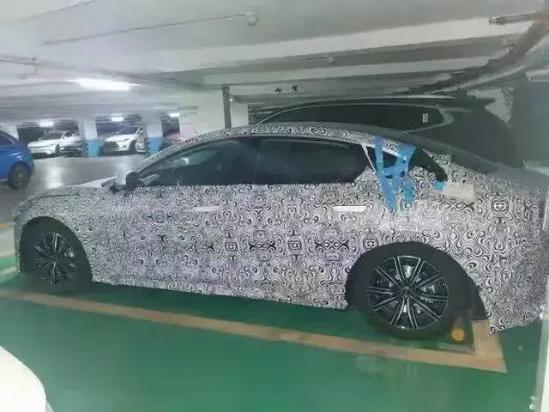 比亚迪发力了，王朝、海洋、军舰三大车系，120万辆目标能达成？