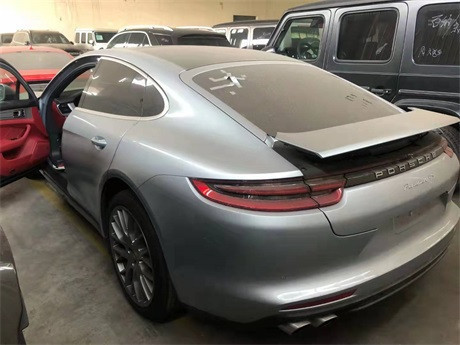 2020款保时捷Panamera4S 2.9T墨版168w 