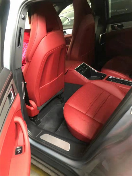 2020款保时捷Panamera4S 2.9T墨版168w 