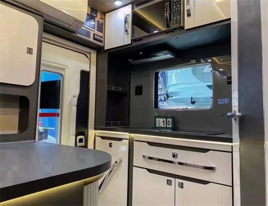 云游侧拓展国六依维柯房车，大厂优势国内性价比之王