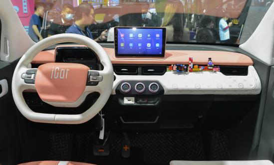 眼红宏光MINI EV，三款“大厂”低价小车来袭，谁能跟五菱抢市场？
