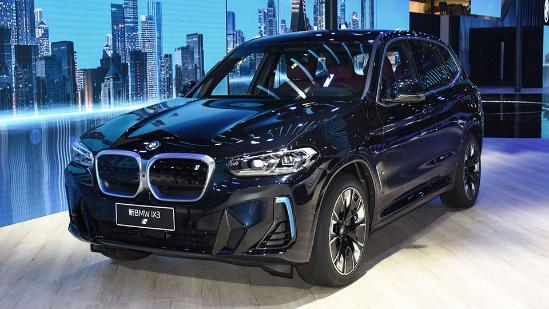 纯电宝马3系月底见，新技术比Model 3只强在底盘？