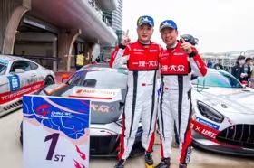携奥迪R8 LMS 赛车，一汽-大众奥迪赛车队获2021赛季China GT冠军