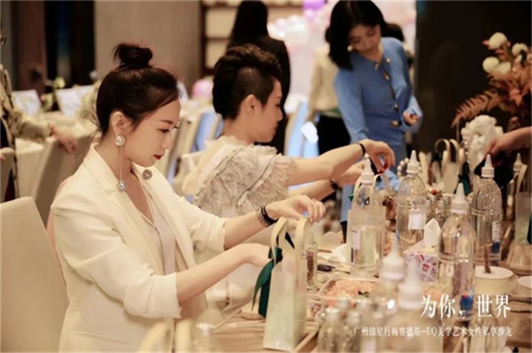 广州锦星行梅赛德斯-EQ美学艺术沙龙     