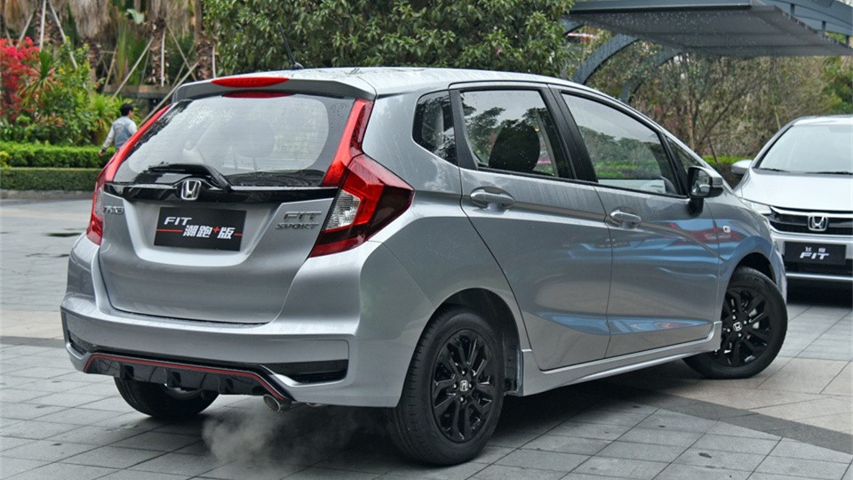 花6万元买宏光MINIEV，不如车龄6年的二手飞度？