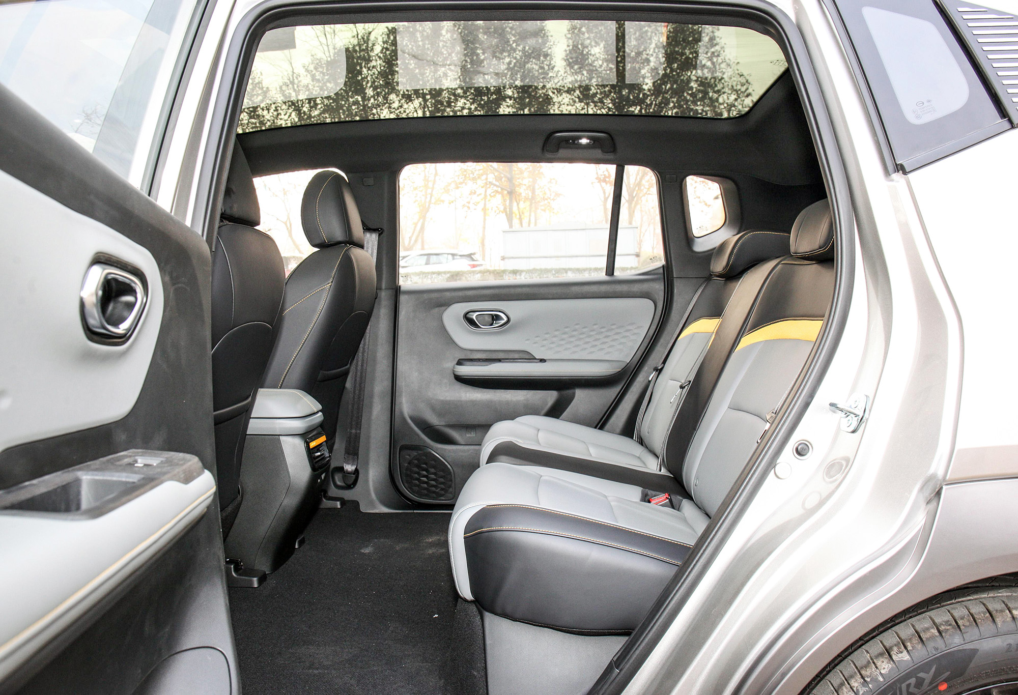 4月车市集体暴跌，只有比亚迪杀疯了