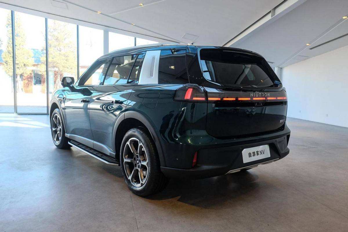 四大国产“旗舰”SUV：理想L9最受关注，长安联合华为冲高端？