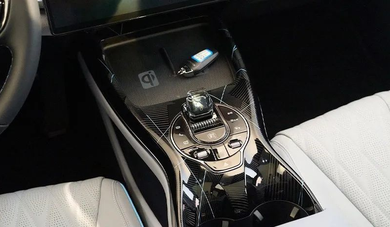 顶配近30万，“大热门”比亚迪海豹，为啥没有配备无框车门？