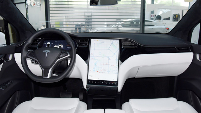 当年售价破100万，现在准备50万就能捡漏二手Model X？