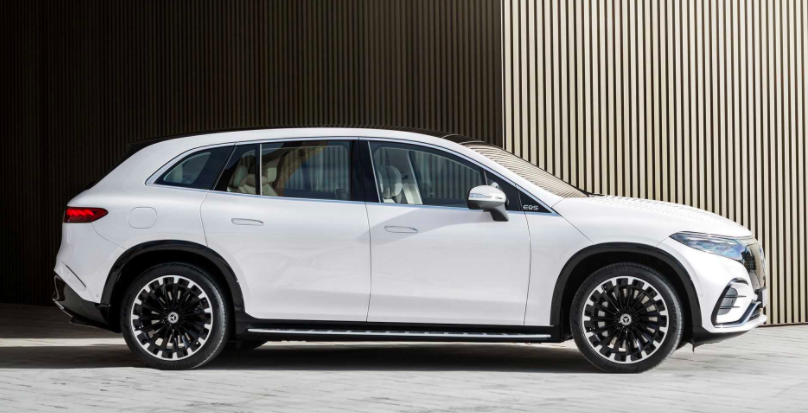 EQSSUV对比理想L9，同为大型SUV，奔驰被迎头赶上了？