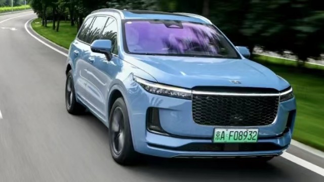 问界M7是台拉皮车？智能化原地踏步，理想ONE会正眼看它？