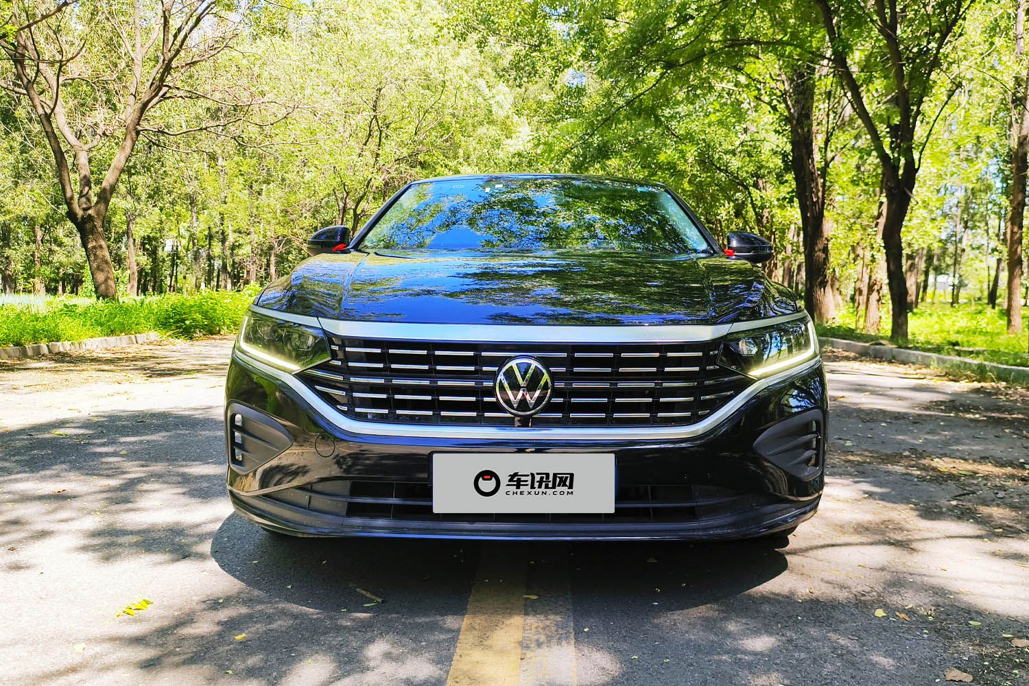 配置略显寒酸，造型气场足，实拍2022款帕萨特最低配商务版