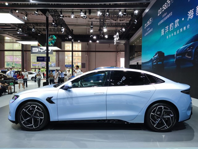 比亚迪海豹7月29日上市，比特斯拉Model 3大一圈